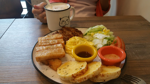 慵懶貓早午餐/下午茶/輕食/咖啡/飲品/厚鬆餅/五股美食