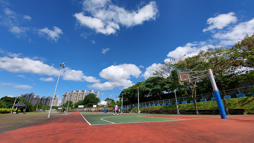 Xindian Riverside Basketball Courts