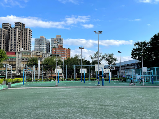 華江公園籃球場