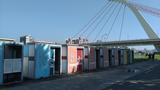 大佳河濱公園公共廁所