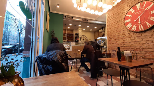 Café De La Rivière