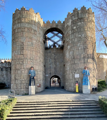 Puerta de Avila Pueblo Español