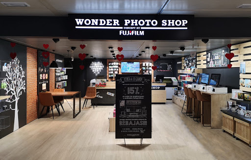 Wonder Photo Shop Cornellà