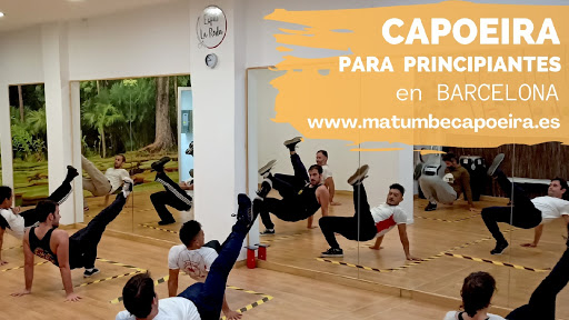 Capoeira en sants Barcelona ( Centro Cultural Espai La Roda).
