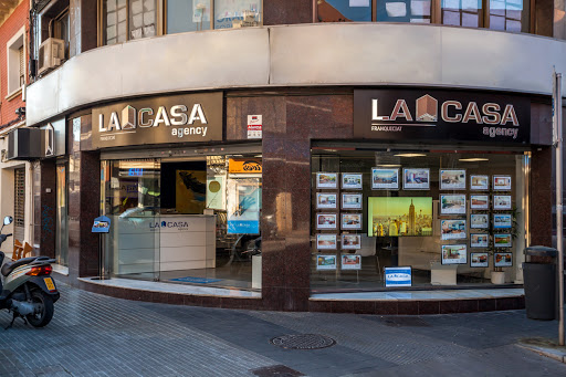 🏠 Agencia inmobiliaria en Castelldefels | La Casa Agency
