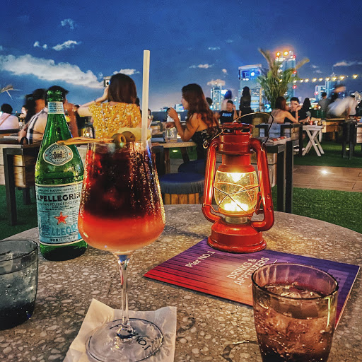 Pier 1 Rooftop Lounge