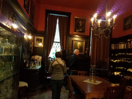 The Glunz Tavern
