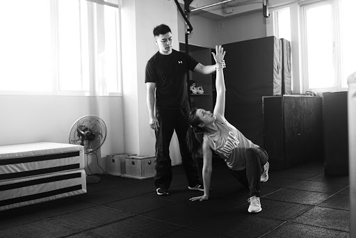 Alive 1對1體態調整 - 體態雕塑 肌力訓練 筋膜放鬆 徒手健身