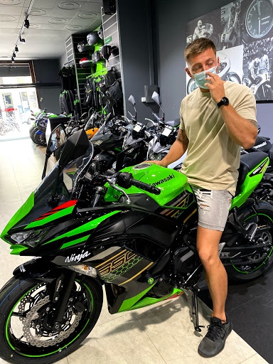 Maquina Motors: Motos de Ocasión / Kawasaki Barcelona / Compramos tu moto: Vender mi moto