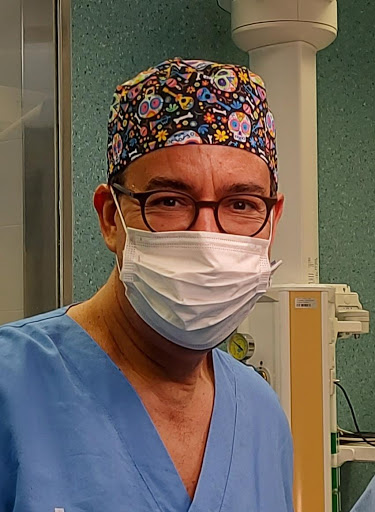 Dr Mullerat, FRCS - Cirujano Proctologo - Surgeon