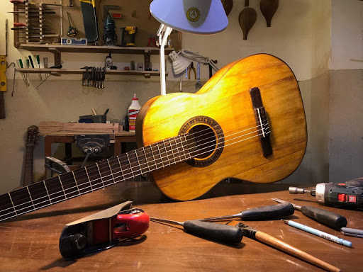 shivana art center (handmade guitar workshop)