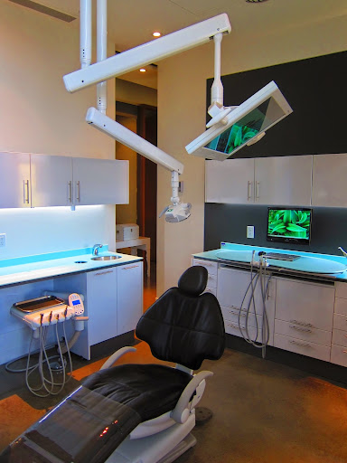 AURA Clinique Dentaire Elite - Dr. Raegan Arnason, DDS
