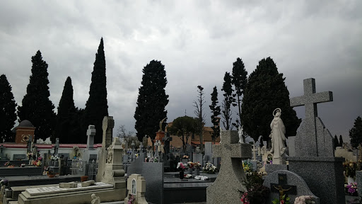 Cementerio Municipal Nuestra Señora De Butarque