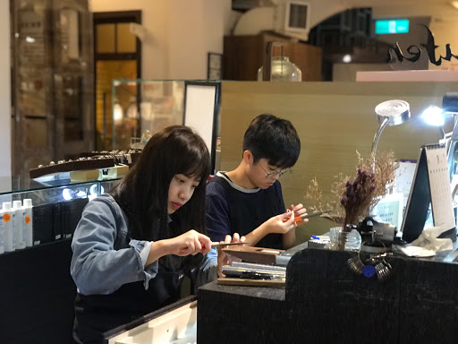 銀戀Adosi- 南紡購物中心