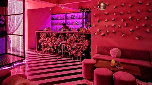 Mixology Pink Bar