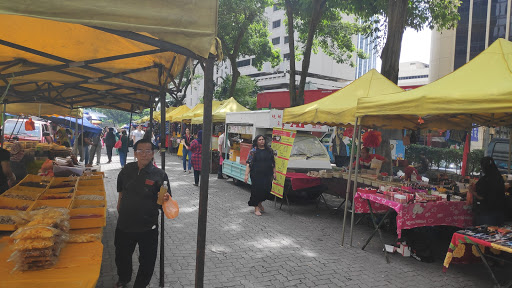 bazar makanan Jalan Tengah ( makan tengahari )