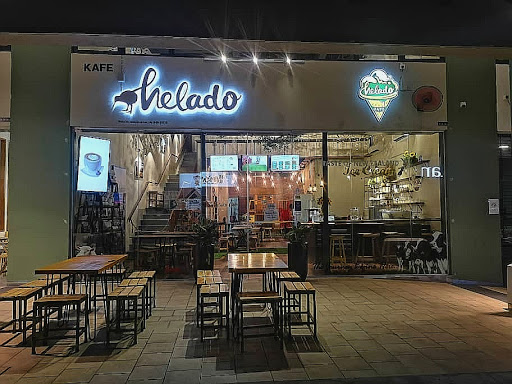 Helado Desserts & Cafe