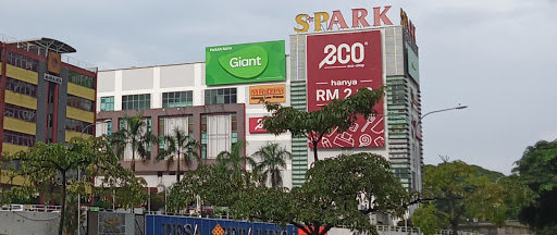 Giant Supermarket Desa Petaling