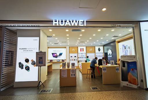 Huawei Experience Store_Pertama Complex