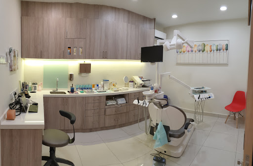 Uptown Dental Surgery - Aesthetics. Implants. Orthodontics. Invisalign.