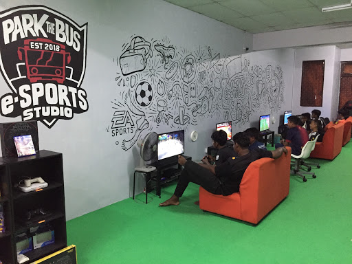 ParkTheBus e-Sports Studio
