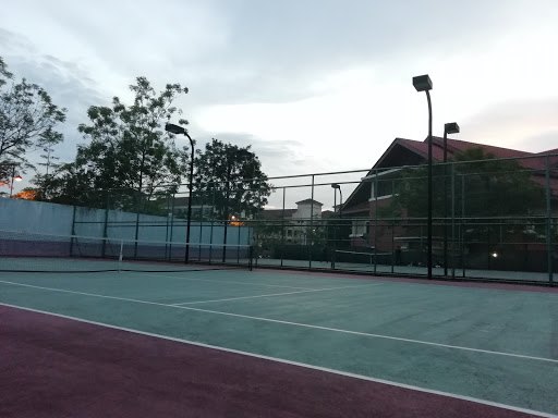 Lapangan Tenis Pusat Kejiranan Presint 11