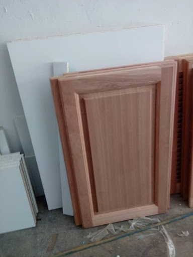 Wainscoting and Wood Wall Panel DIY Design
