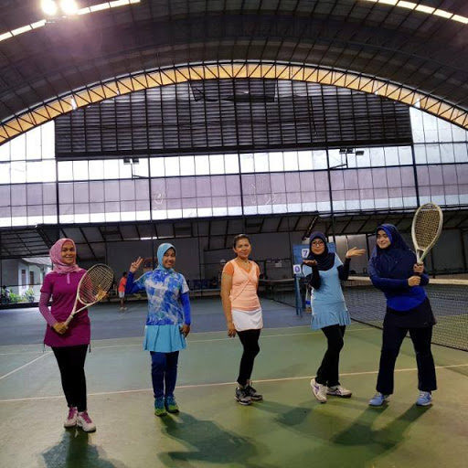 Lafiqa(Lapangan Tenis Indoor)