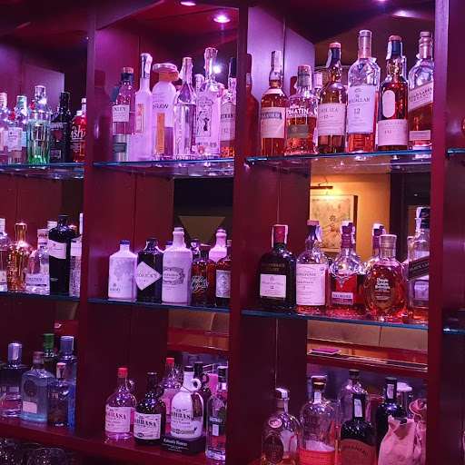 Mar Endins Cocktail Bar & Karaoke