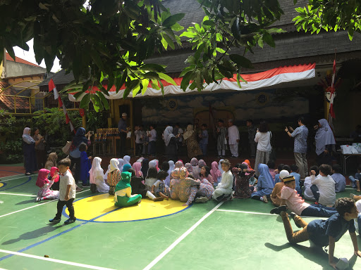 Dwi Matra Islamic Elementary School