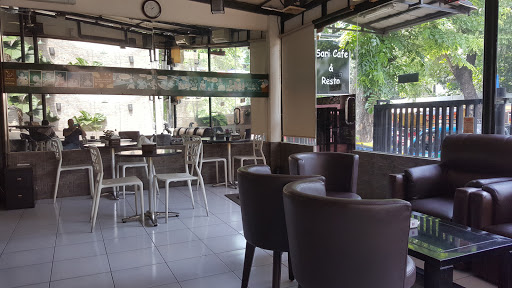 Sari Cafe Bougenvillea