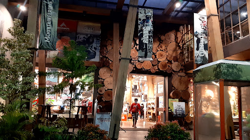 EIGER Adventure Flagship Store Radio Dalam Jakarta Selatan