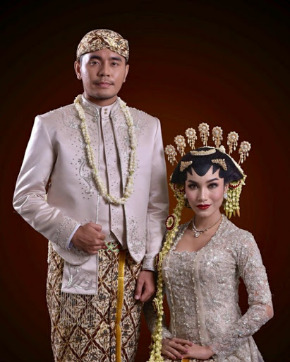 Anugrah Wedding Rias Busana Pengantin Kebaya Akad Nikah Kebaya Resepsi Gaun Beskap Asesoris Pengantin