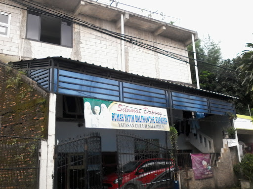 Rumah Yatim Yayasan Dulur Salembur Dalimunte Harahap