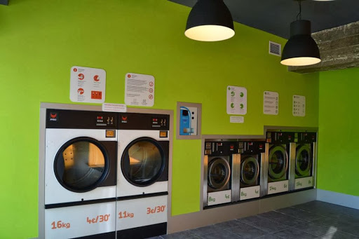 Bugadry . lavandería autoservicio-bugaderia autoservei . laundry