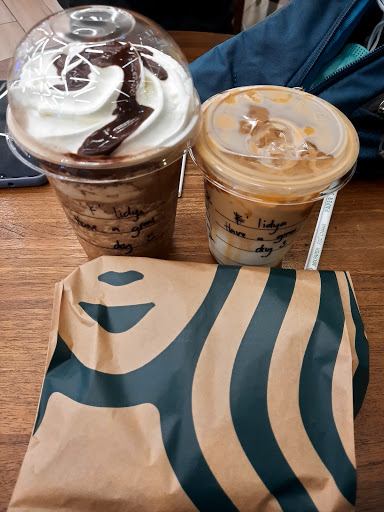Starbucks jatiwaringin