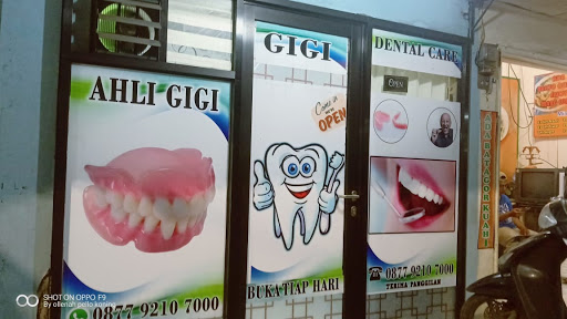 Ahli Gigi Farid Dental