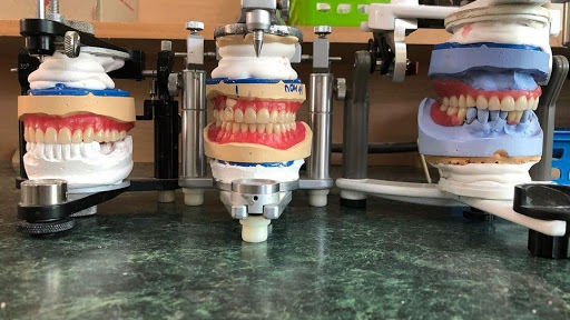 Ahli gigi pondok kacang dental center