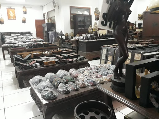 Pigura Art & Gift Shop