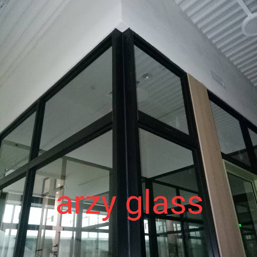 Arzy glass