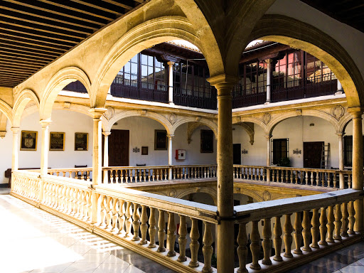 Real Colegio Mayor San Bartolomé y Santiago
