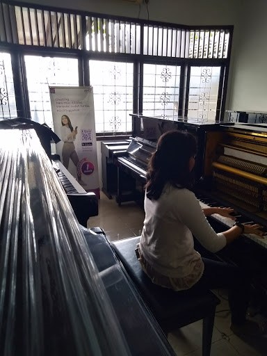 Harto Piano Warehouse