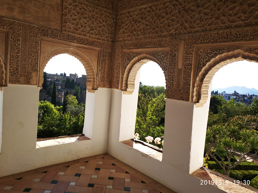 Alhambra Zoom