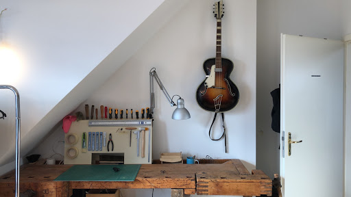 Backyard Guitars // Gitarrenservice und -reparatur