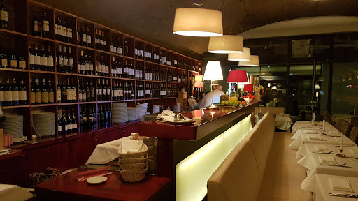 Petrocelli's Bar