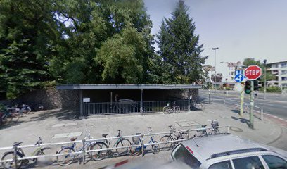 Fahrradständer am U-Bahnhof Alt Mariendorf