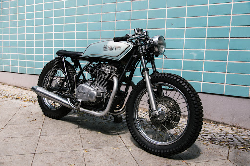 IKONIC BIKES / Moto design company / Caferacer builds