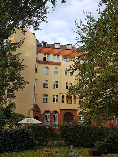 Three Little Pigs Hostel - Your Berlin Castle