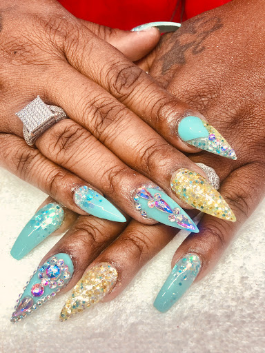 L D Nails