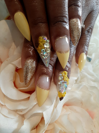 Tiara Nails